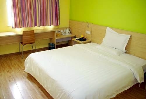 7days Inn Guangzhou South Railway Station Huijiang Subway Station