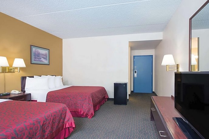 Days Inn by Wyndham Chambersburg