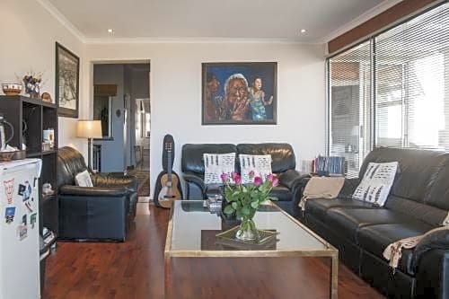 Anchor Bay Guest House