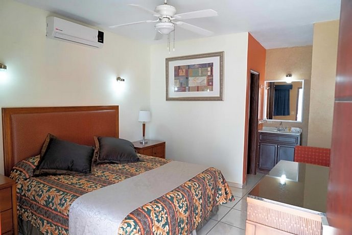 Cactus Inn Los Cabos