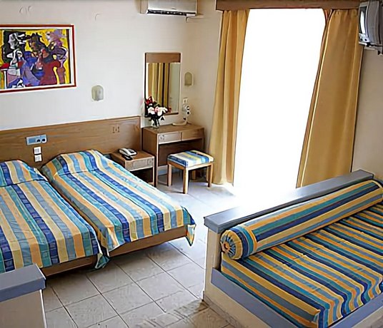 Irinna Hotel-Apartments