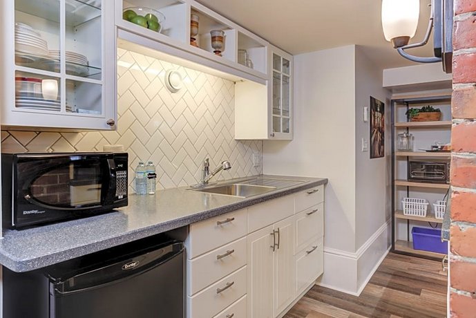 Parker House Suites