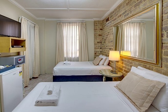 Neutral Bay Lodge