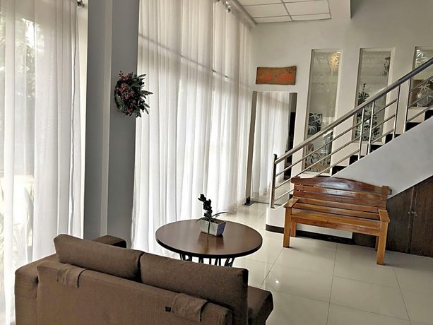 Tiptop Tower Suite Inn