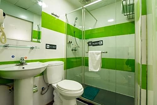 7days Inn Shanghai Daning International Commercial Plaza Yanchang Subway Station