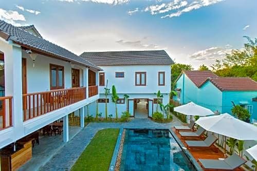 Vina Beach Pool Villas