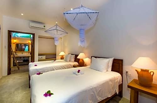 Vina Beach Pool Villas