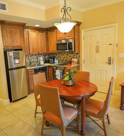 Beautiful Condo Near Universal Studios