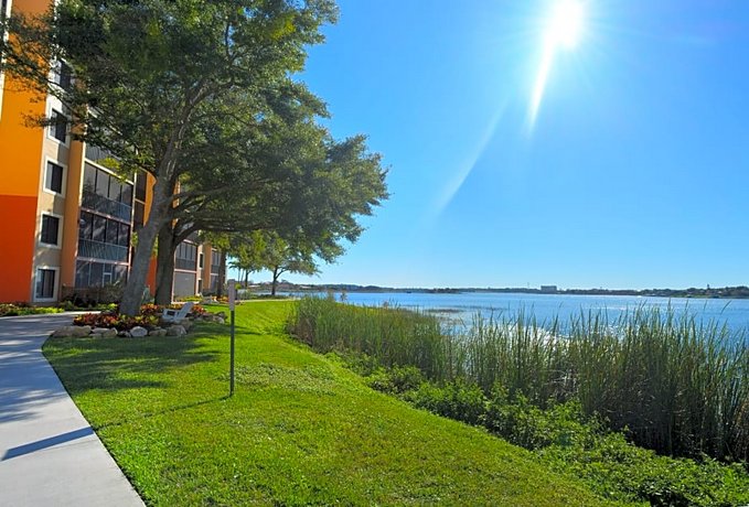 Beautiful Condo Near Universal Studios
