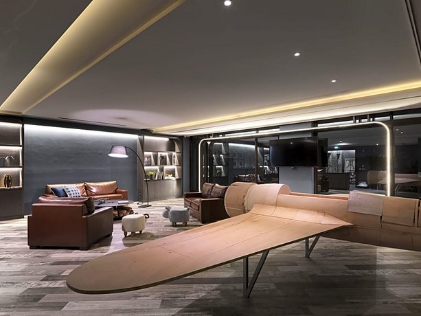 Explore Hotel