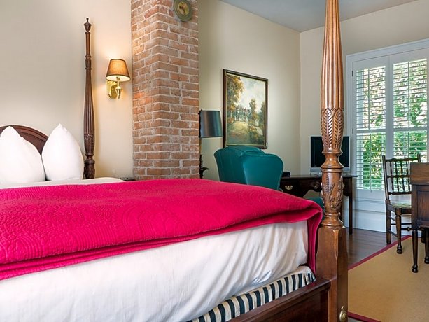 McCully House Inn