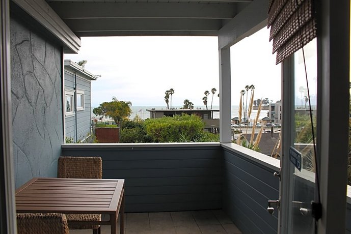 Edgewater Beach Inn & Suites