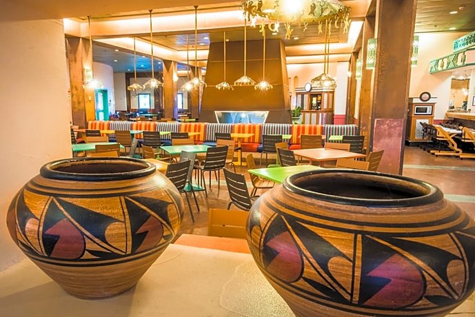 Disney's Hotel Santa Fe r