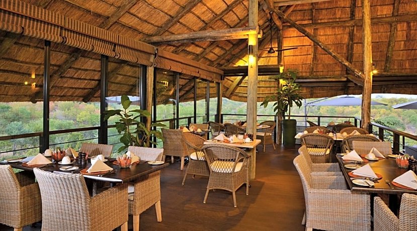 Victoria Falls Safari Club