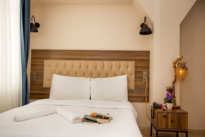 Corner Garden Hotel