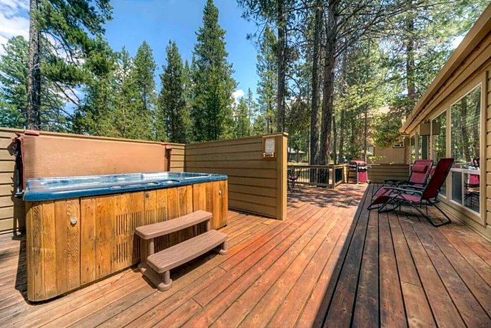 Tamarack Lane 8