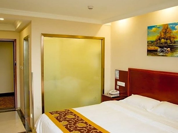 GreenTree Inn ShenZhen Huanggang South Futian Road Express Hotel