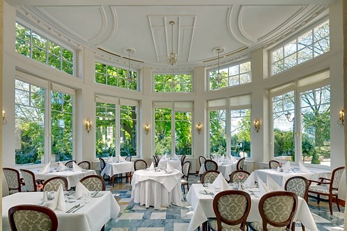 Health Spa Resort Hotel Thermia Palace