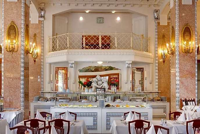 Health Spa Resort Hotel Thermia Palace