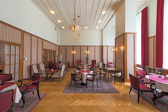 Health Spa Resort Hotel Thermia Palace