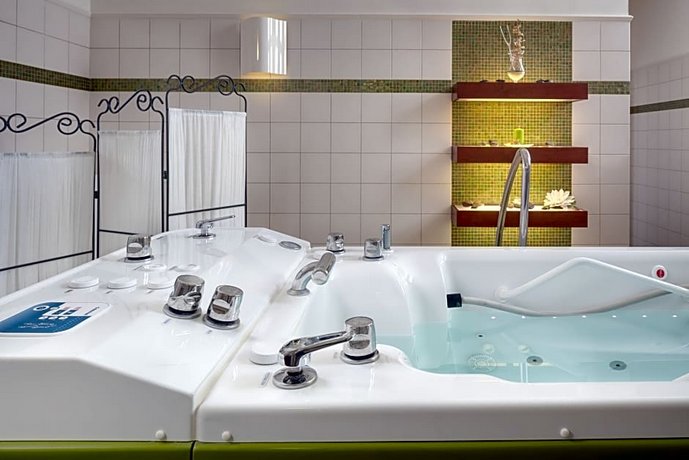 Health Spa Resort Hotel Thermia Palace