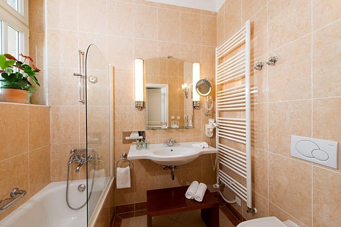 Health Spa Resort Hotel Thermia Palace