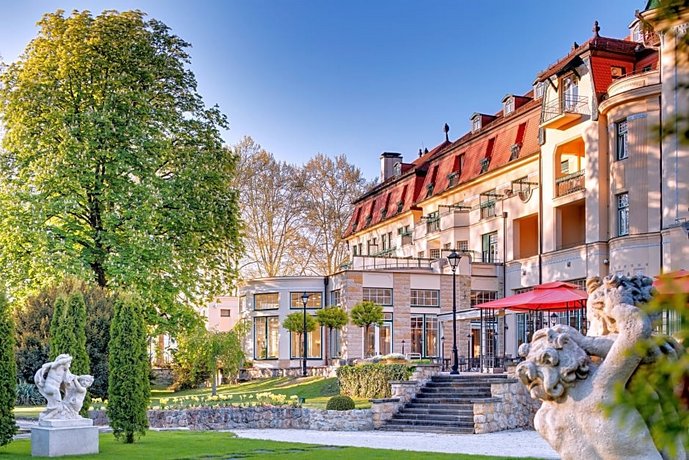 Health Spa Resort Hotel Thermia Palace