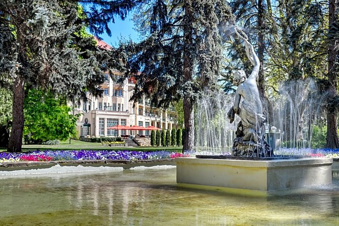 Health Spa Resort Hotel Thermia Palace