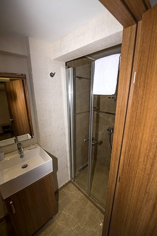 B'Guest Hotel & Residence