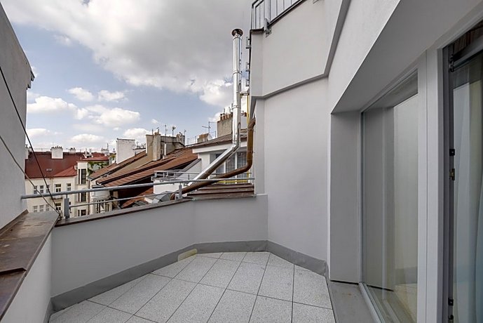 Gold Art Apartments