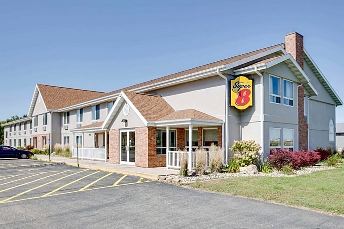 Super 8 Jackson MN