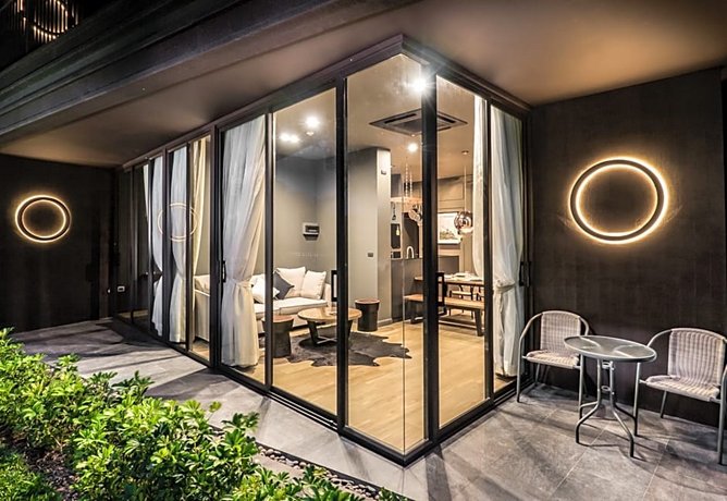 Secret Saturdays Pool Suite