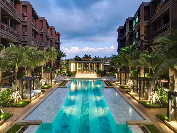 Secret Saturdays Pool Suite