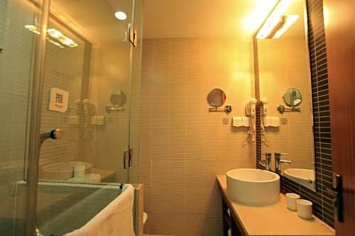 Greentree Inn Shanghai West Huaxia Road Metro Station Express Hotel