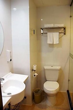 Greentree Inn Shanghai West Huaxia Road Metro Station Express Hotel