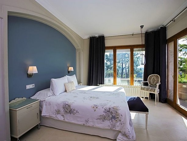 Montjuic Bed & Breakfast