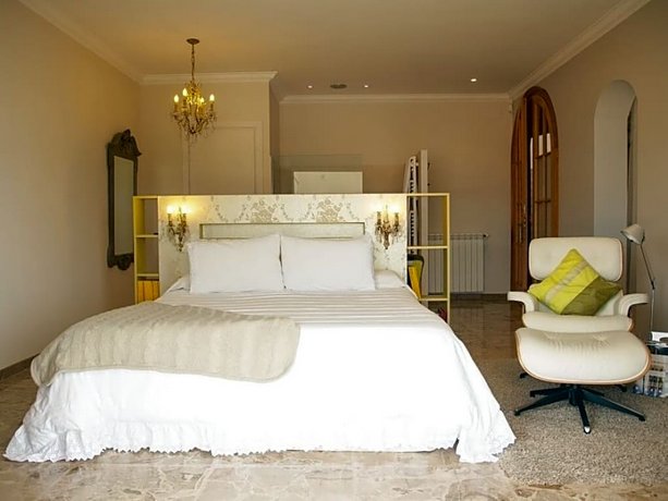 Montjuic Bed & Breakfast