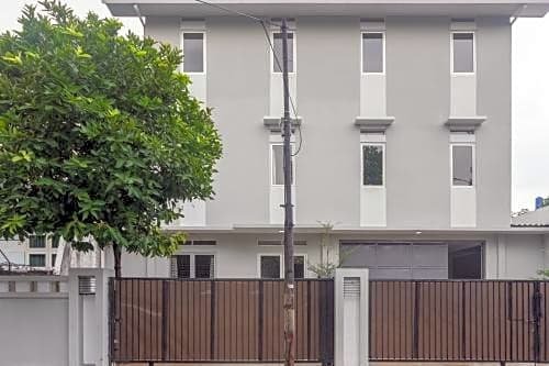 RedDoorz @ Cipete Raya