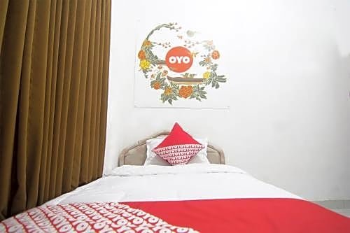 OYO 244 Griya Cemara Homestay