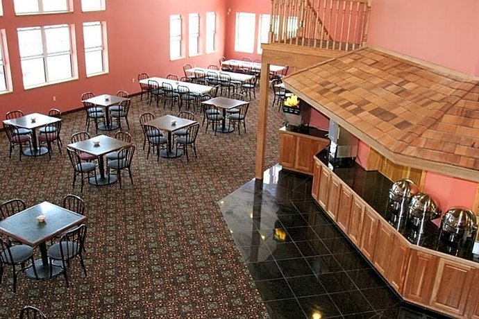 Crown Choice Inn & Suites Lakeview and Waterpark
