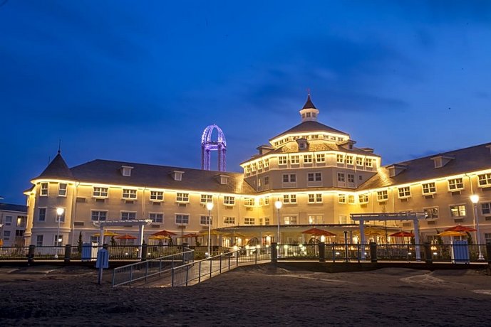 Cedar Point Hotel Breakers Lake Erie United States thumbnail