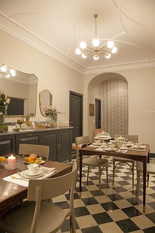 Santa Monica Luxury Rooms
