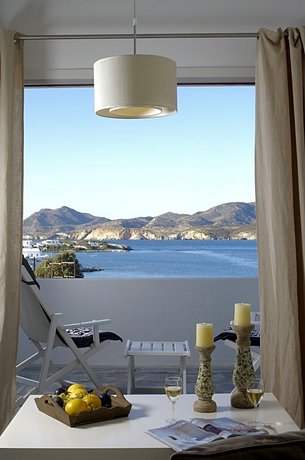 Kapetan Tasos Suites