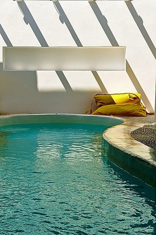 Kapetan Tasos Suites