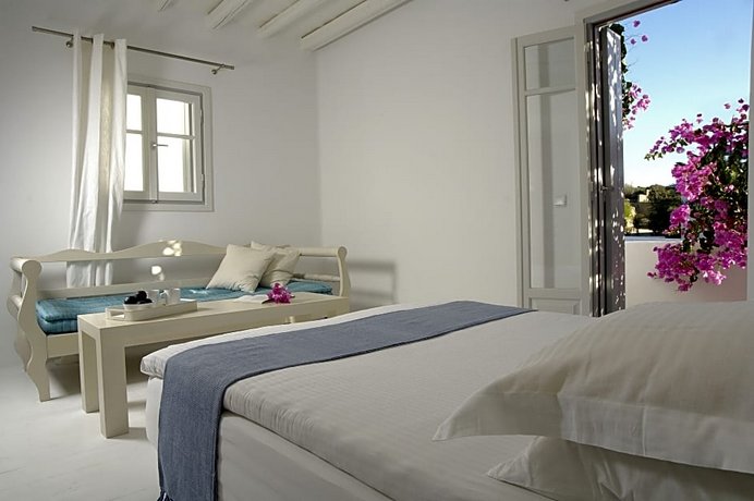 Kapetan Tasos Suites