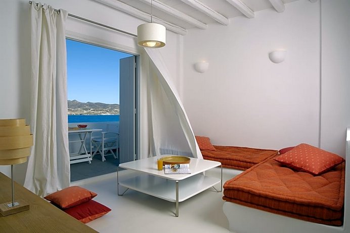 Kapetan Tasos Suites