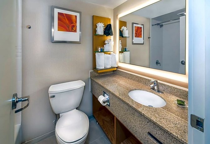 Delta Hotels by Marriott Utica