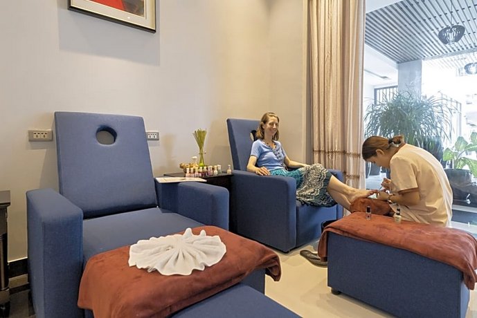 Eco Lux Riverside Hotel