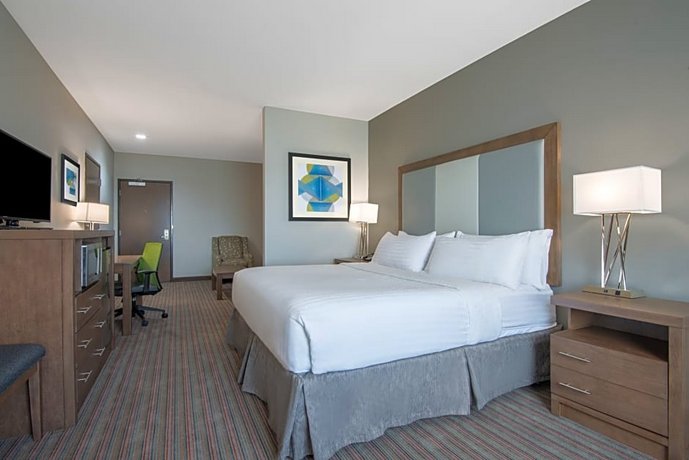 Holiday Inn Express & Suites Stillwater - University Area