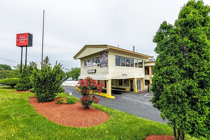 Red Carpet Inn - Stamford